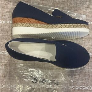 Navy Blue Women's Slip-On Foam Sole Shoes, US 8